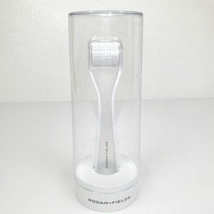 Rodan and + Fields REDEFINE AMP MD Micro-Exfoliating Roller